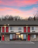 Super 8 by Wyndham Hazleton
