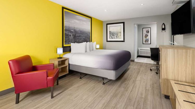 Super 8 by Wyndham Hazleton Room