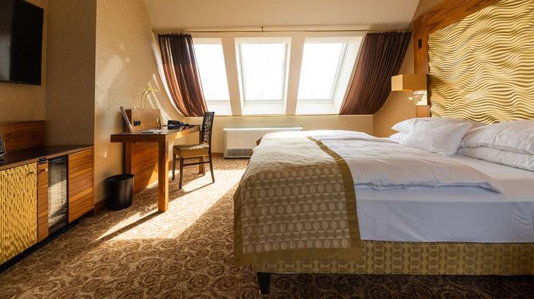 <b>Hotel Josefshof Room</b>. Images powered by <a href="https://iceportal.shijigroup.com/" title="IcePortal" target="_blank">IcePortal</a>.