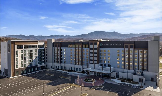 Embassy Suites Pigeon Forge Exterior