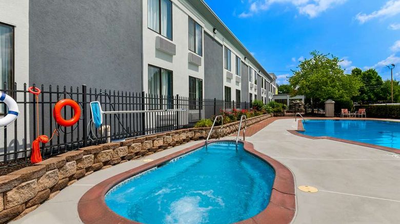 <b>Spark by Hilton Hummelstown Hershey Pool</b>. Images powered by <a href="https://iceportal.shijigroup.com/" title="IcePortal" target="_blank">IcePortal</a>.