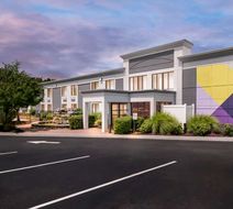 Spark by Hilton Hummelstown Hershey Exterior