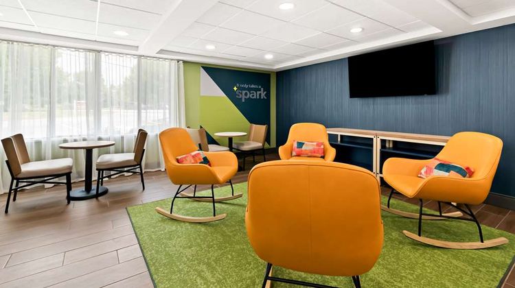 Spark by Hilton Hummelstown Hershey Lobby