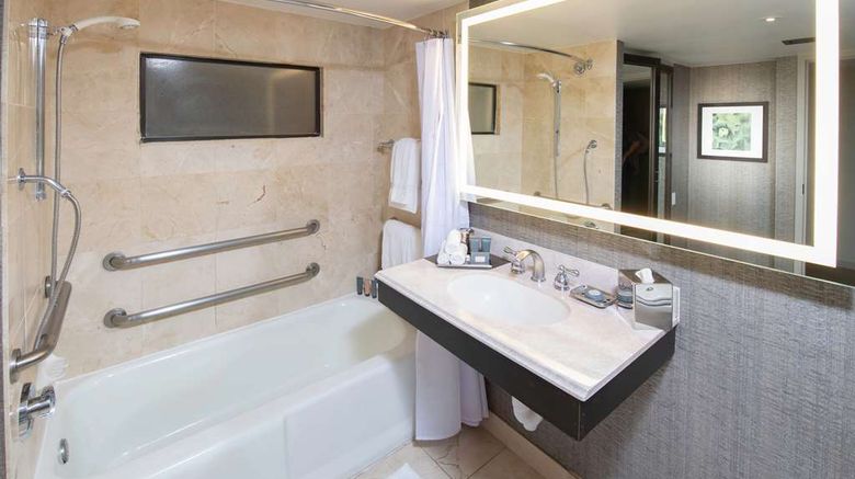 <b>Arizona Biltmore, LXR Hotels & Resorts Room</b>. Images powered by <a href="https://iceportal.shijigroup.com/" title="IcePortal" target="_blank">IcePortal</a>.