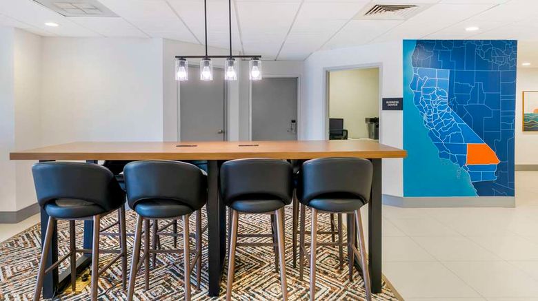 <b>Executive Residency Victorville Lobby</b>. Images powered by <a href="https://iceportal.shijigroup.com/" title="IcePortal" target="_blank">IcePortal</a>.