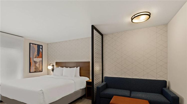 Everhome Suites Temecula Suite