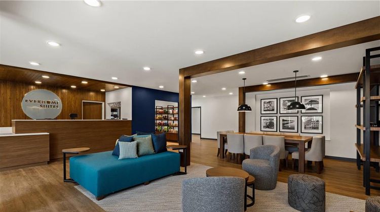 Everhome Suites Temecula Lobby