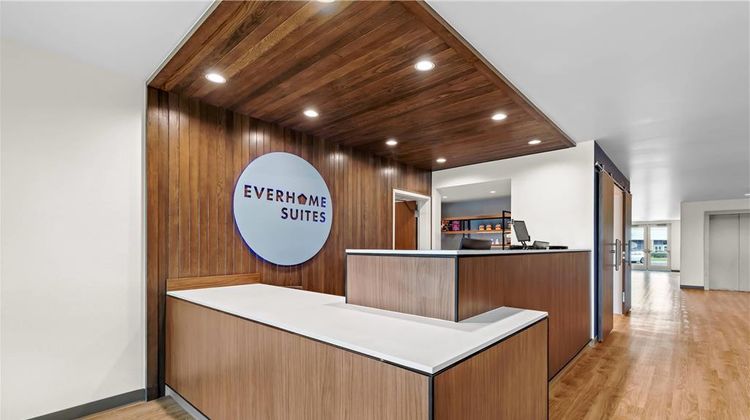 Everhome Suites Temecula Lobby