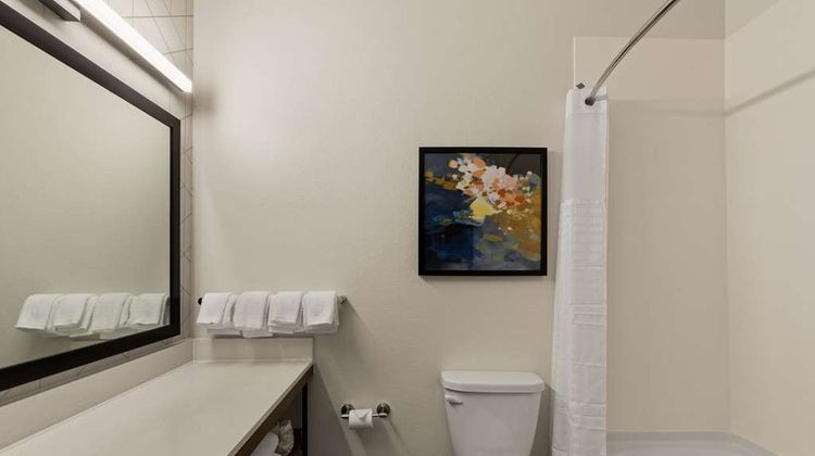 Everhome Suites Temecula Room