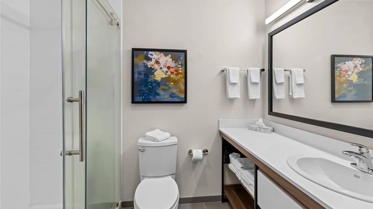 Everhome Suites Temecula Room