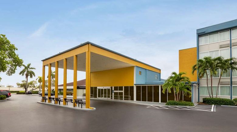 enVision Hotel Miami International Arpt Exterior. Images powered by <a href="https://iceportal.shijigroup.com" target="_blank" rel="noopener">Ice Portal</a>.