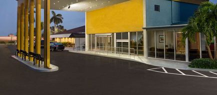 enVision Hotel Miami International Arpt Exterior