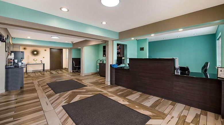 <b>Baymont by Wyndham Elizabeth City Lobby</b>. Images powered by <a href="https://iceportal.shijigroup.com/" title="IcePortal" target="_blank">IcePortal</a>.