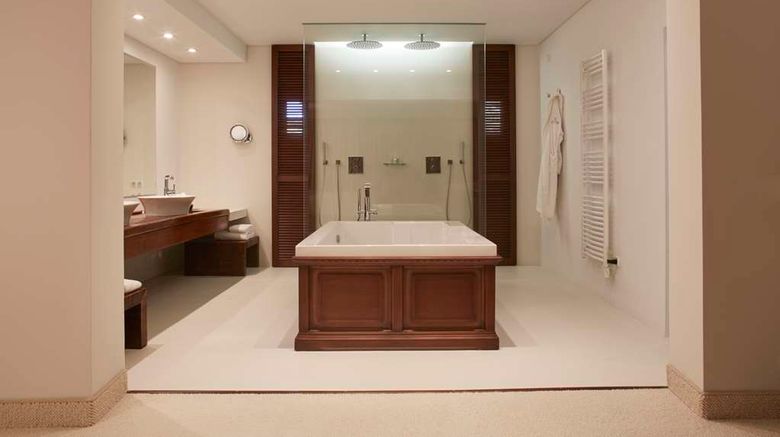 <b>Vila Joya Suite</b>. Images powered by <a href="https://iceportal.shijigroup.com/" title="IcePortal" target="_blank">IcePortal</a>.