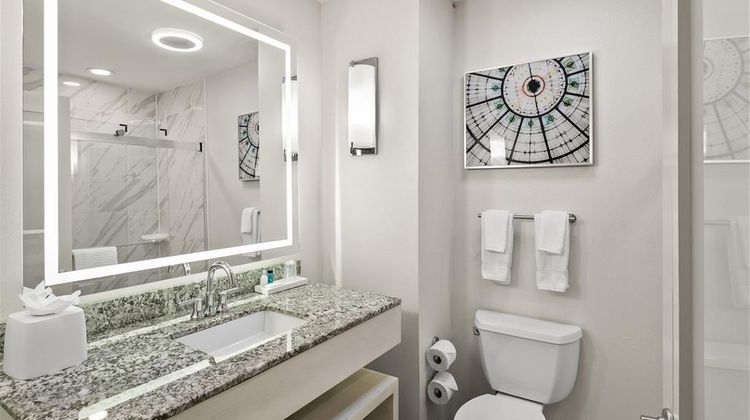 Sonesta Hotel Baltimore Inner Harbor Suite