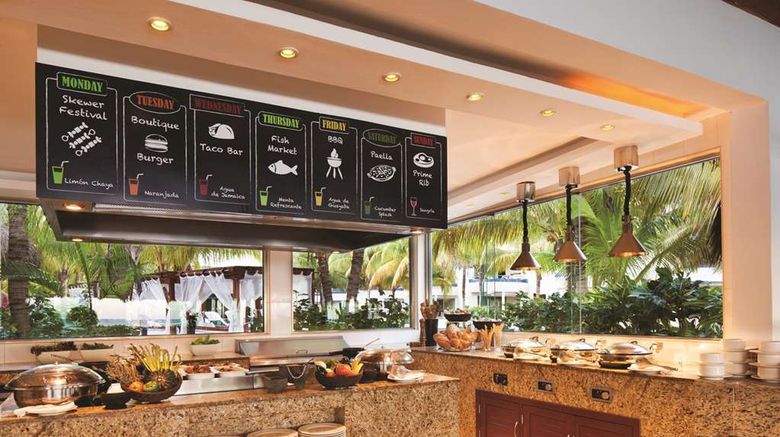 <b>Palafitos Overwater Bungalows Restaurant</b>. Images powered by <a href="https://iceportal.shijigroup.com/" title="IcePortal" target="_blank">IcePortal</a>.