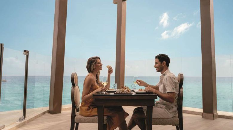 <b>Palafitos Overwater Bungalows Restaurant</b>. Images powered by <a href="https://iceportal.shijigroup.com/" title="IcePortal" target="_blank">IcePortal</a>.