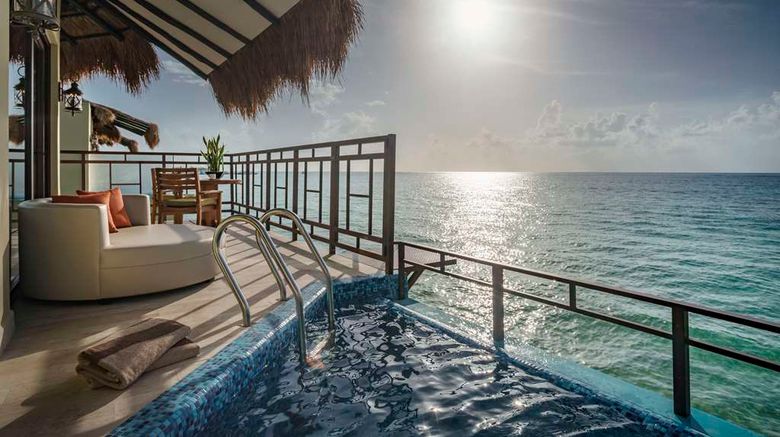 <b>Palafitos Overwater Bungalows Suite</b>. Images powered by <a href="https://iceportal.shijigroup.com/" title="IcePortal" target="_blank">IcePortal</a>.