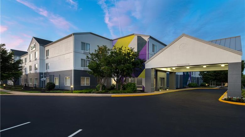 <b>Spark by Hilton Lancaster Exterior</b>. Images powered by <a href="https://iceportal.shijigroup.com/" title="IcePortal" target="_blank">IcePortal</a>.