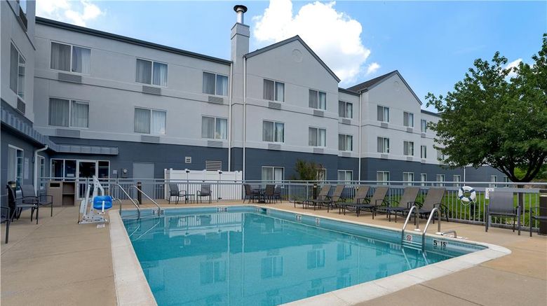 <b>Spark by Hilton Lancaster Pool</b>. Images powered by <a href="https://iceportal.shijigroup.com/" title="IcePortal" target="_blank">IcePortal</a>.