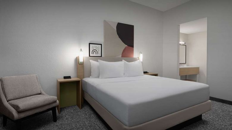 <b>Spark by Hilton Miami Doral Room</b>. Images powered by <a href="https://iceportal.shijigroup.com/" title="IcePortal" target="_blank">IcePortal</a>.