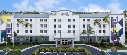 Spark by Hilton Miami Doral Exterior