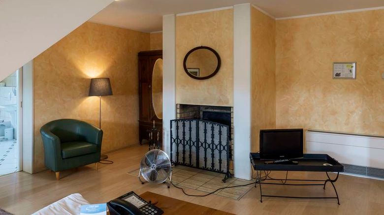 <b>Trip Inn Post Hotel Room</b>. Images powered by <a href="https://iceportal.shijigroup.com/" title="IcePortal" target="_blank">IcePortal</a>.