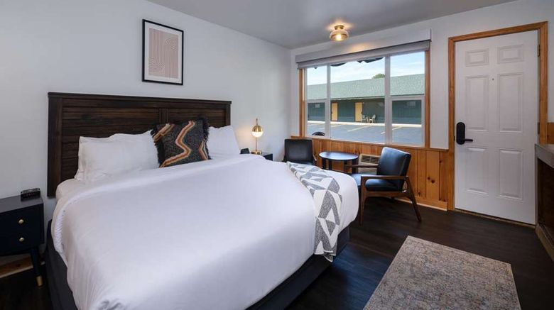 <b>Town House Lodge Room</b>. Images powered by <a href="https://iceportal.shijigroup.com/" title="IcePortal" target="_blank">IcePortal</a>.