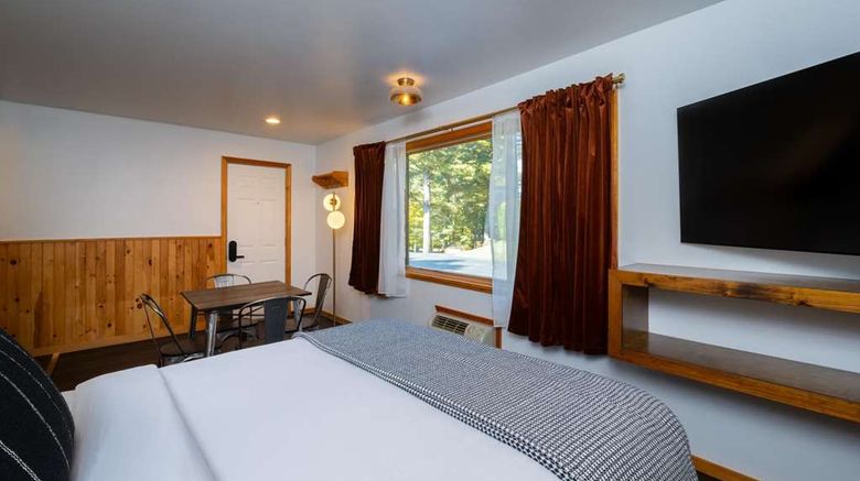 <b>Town House Lodge Suite</b>. Images powered by <a href="https://iceportal.shijigroup.com/" title="IcePortal" target="_blank">IcePortal</a>.