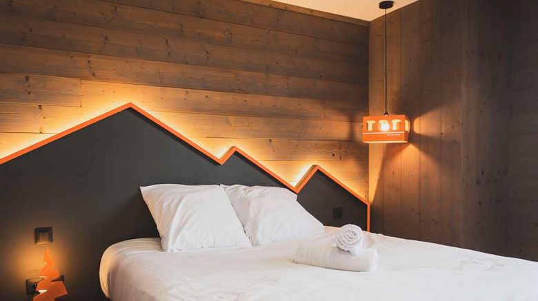 Base Camp Lodge Room. Images powered by <a href="https://iceportal.shijigroup.com" target="_blank" rel="noopener">Ice Portal</a>.