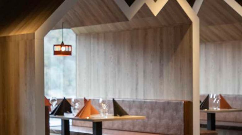<b>Base Camp Lodge Restaurant</b>. Images powered by <a href="https://iceportal.shijigroup.com/" title="IcePortal" target="_blank">IcePortal</a>.