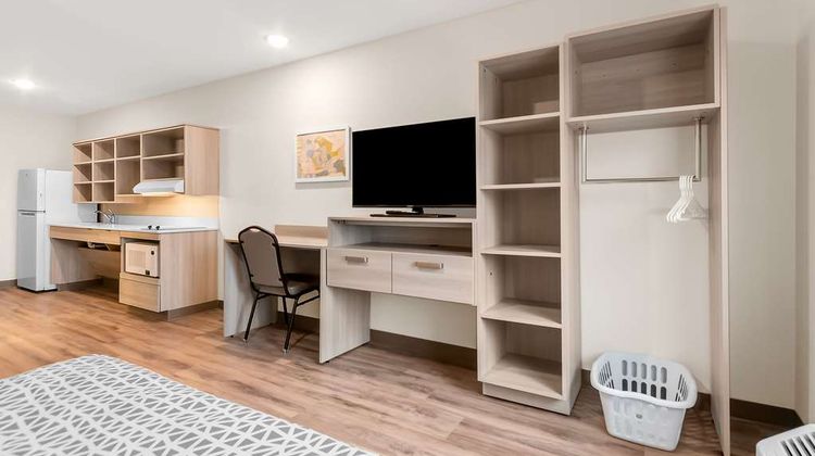 Woodspring Suites Pensacola West Suite