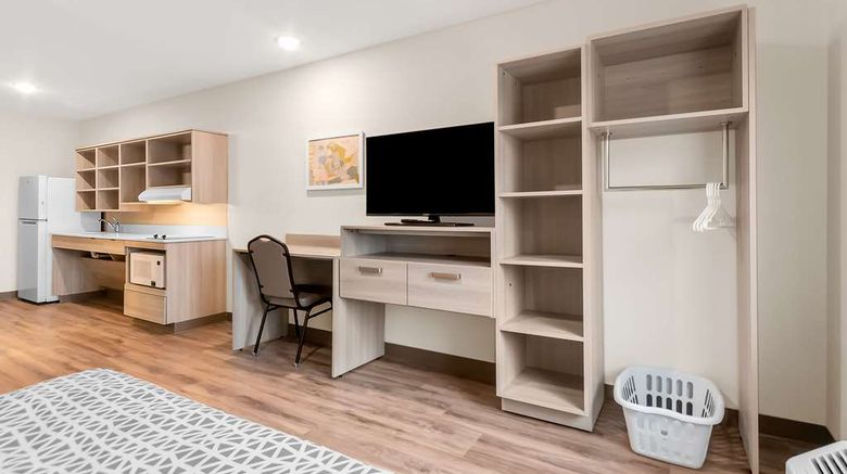 <b>Woodspring Suites Pensacola West Suite</b>. Images powered by <a href="https://iceportal.shijigroup.com/" title="IcePortal" target="_blank">IcePortal</a>.