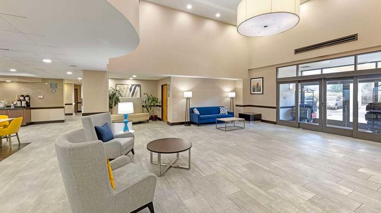 Comfort Inn & Suites Lobby