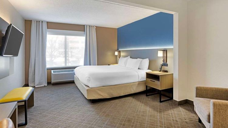 Comfort Inn & Suites Room