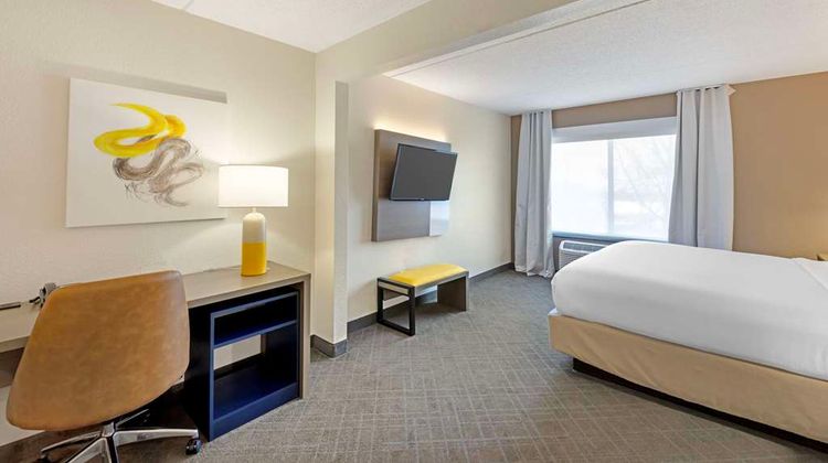 Comfort Inn & Suites Room