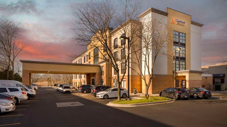 Comfort Inn & Suites Exterior