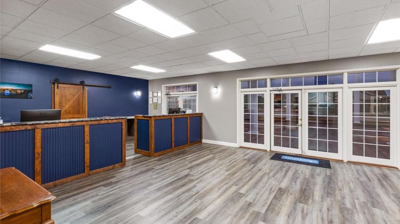 <b>Angel Inn Near IMAX, a Travelodge Lobby</b>. Images powered by <a href="https://iceportal.shijigroup.com/" title="IcePortal" target="_blank">IcePortal</a>.