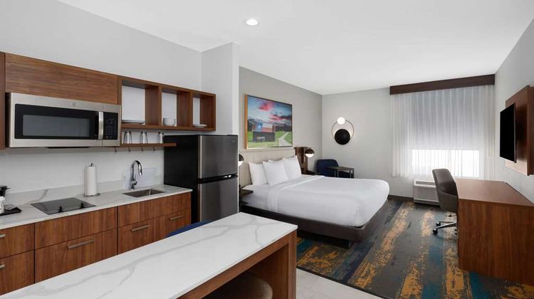 La Quinta Inn & Suites at the RIM Suite