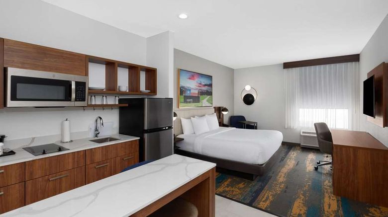 <b>La Quinta Inn & Suites at the RIM Suite</b>. Images powered by <a href="https://iceportal.shijigroup.com/" title="IcePortal" target="_blank">IcePortal</a>.