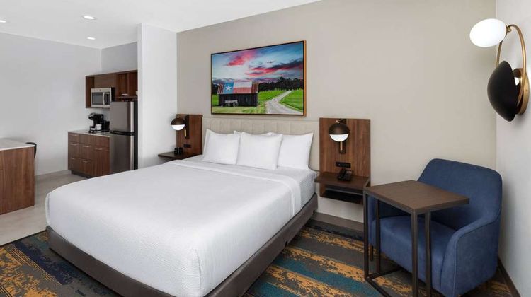 La Quinta Inn & Suites at the RIM Suite