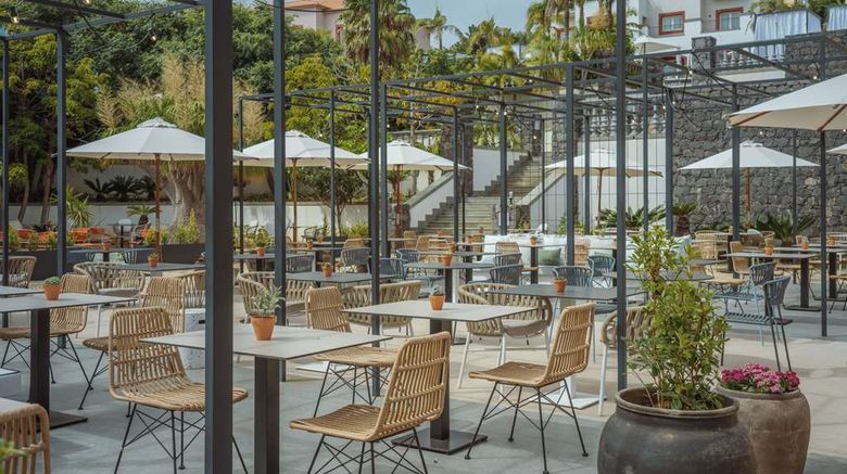 <b>Dreams Madeira Resort, Spa & Marina Restaurant</b>. Images powered by <a href="https://iceportal.shijigroup.com/" title="IcePortal" target="_blank">IcePortal</a>.