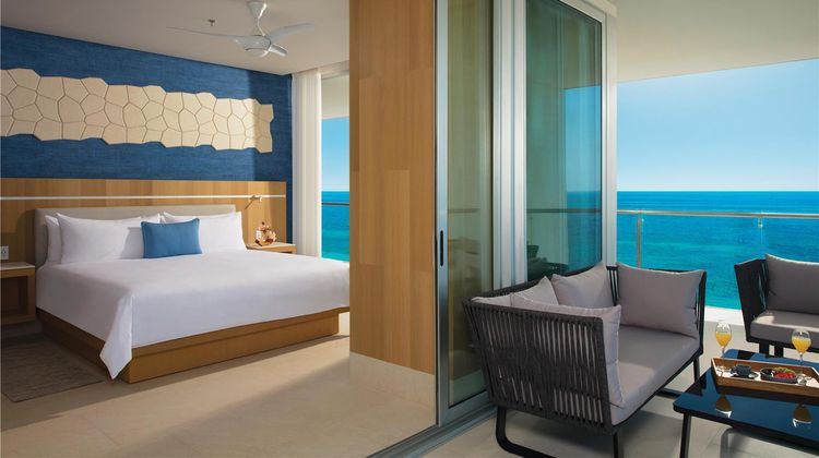 Hyatt Vivid Cancun Suite