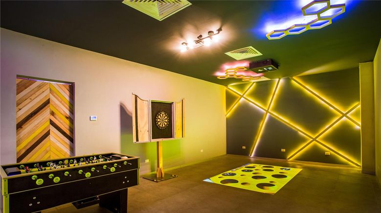 <b>Dreams Jade Resort & Spa Recreation</b>. Images powered by <a href="https://iceportal.shijigroup.com/" title="IcePortal" target="_blank">IcePortal</a>.