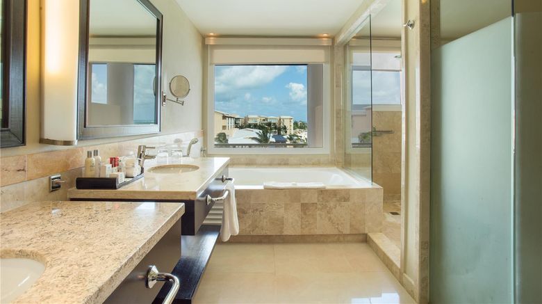 <b>Dreams Jade Resort & Spa Room</b>. Images powered by <a href="https://iceportal.shijigroup.com/" title="IcePortal" target="_blank">IcePortal</a>.