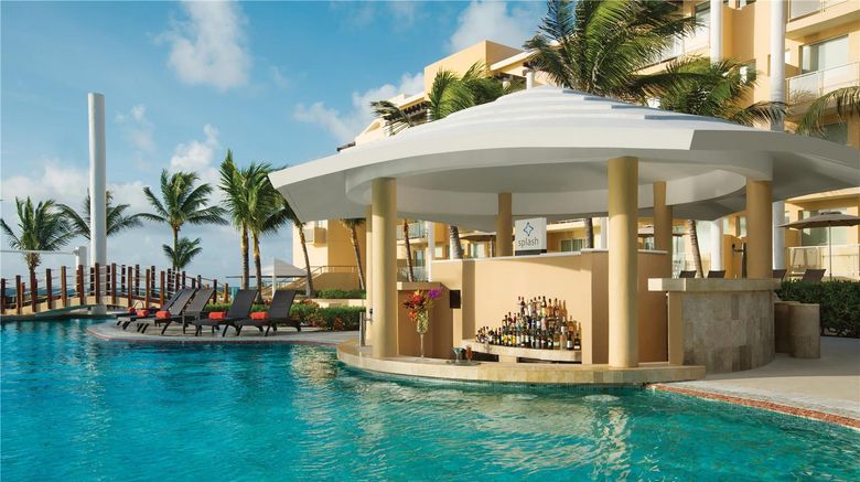 <b>Dreams Jade Resort & Spa Restaurant</b>. Images powered by <a href="https://iceportal.shijigroup.com/" title="IcePortal" target="_blank">IcePortal</a>.