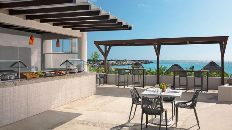 <b>Dreams Jade Resort & Spa Restaurant</b>. Images powered by <a href="https://iceportal.shijigroup.com/" title="IcePortal" target="_blank">IcePortal</a>.
