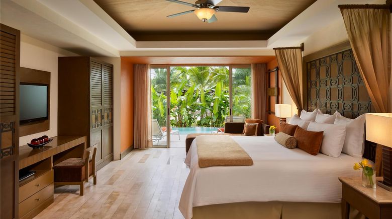<b>Dreams Vallarta Bay Resort & Spa Suite</b>. Images powered by <a href="https://iceportal.shijigroup.com/" title="IcePortal" target="_blank">IcePortal</a>.