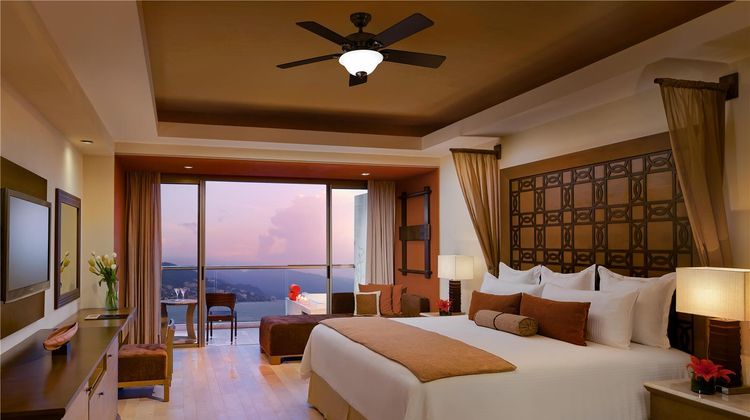 Dreams Vallarta Bay Resort & Spa Suite