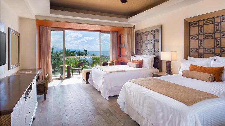 <b>Dreams Vallarta Bay Resort & Spa Suite</b>. Images powered by <a href="https://iceportal.shijigroup.com/" title="IcePortal" target="_blank">IcePortal</a>.